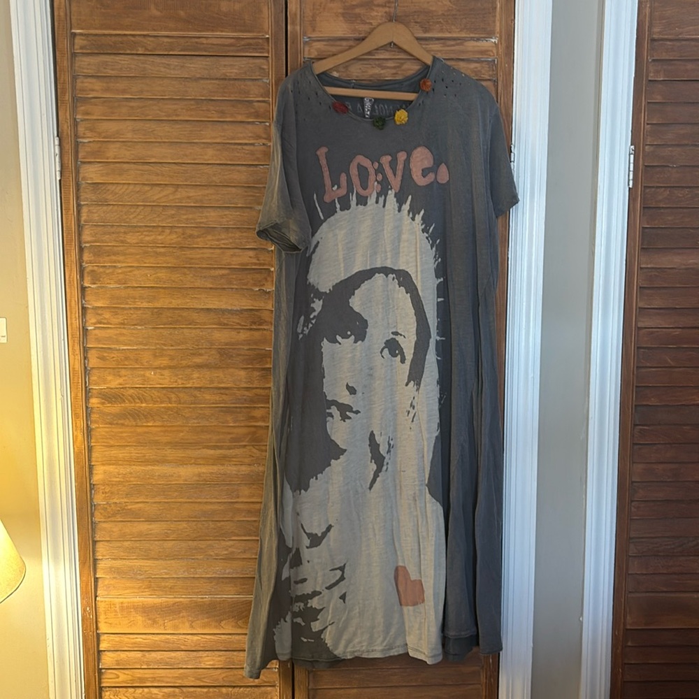 NWOT. Magnolia pearl t-shirt dress. Never laundered, like new condition.